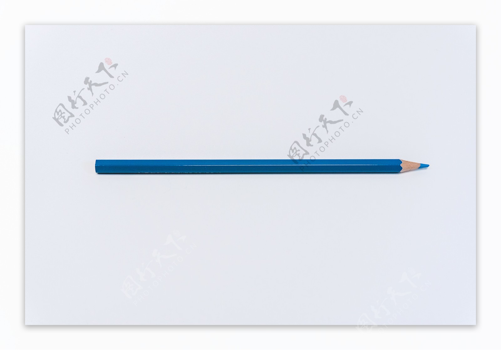 单支蓝色彩铅笔素材
