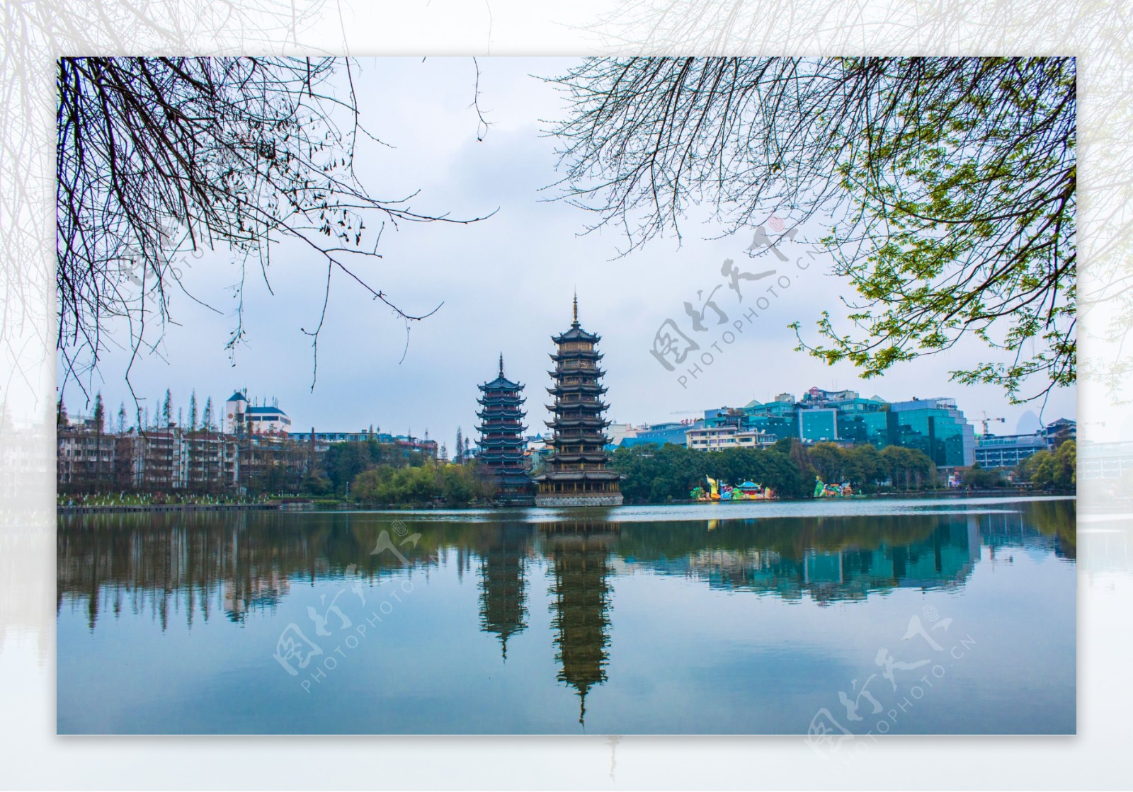 桂林旅游景点之日月塔