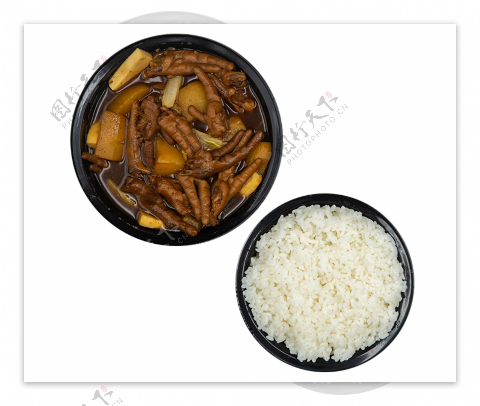 米饭和土豆炖鸡爪