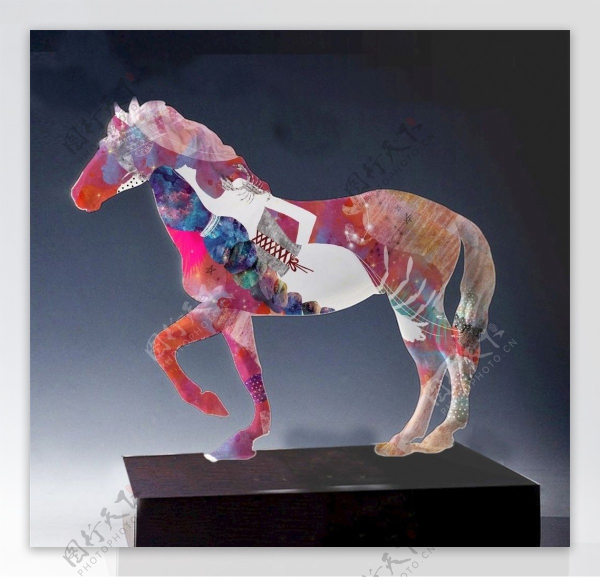 马雕塑彩绘马