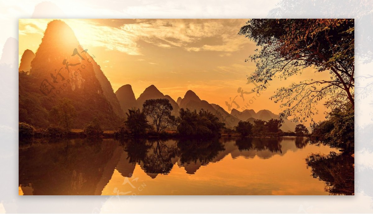 日暮的桂林山水风景摄影图