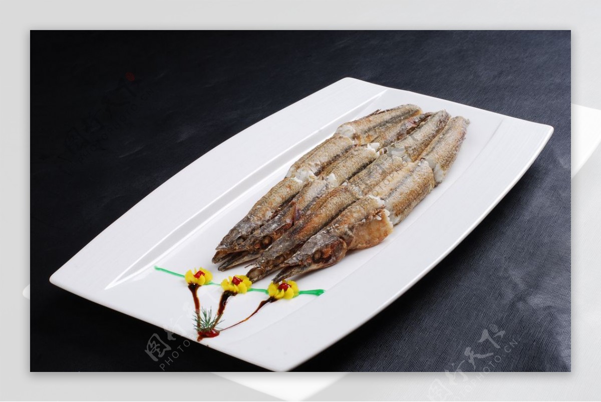 长江刀鱼上市了！在上海这家崇明私房菜馆吃一回人均2000的刀鱼宴