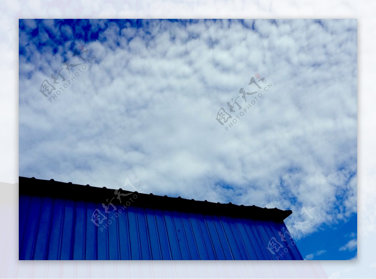 蓝天白云彩钢板
