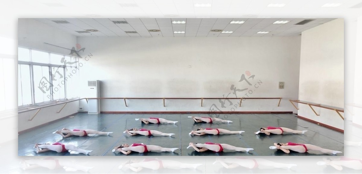 芭蕾课堂图片