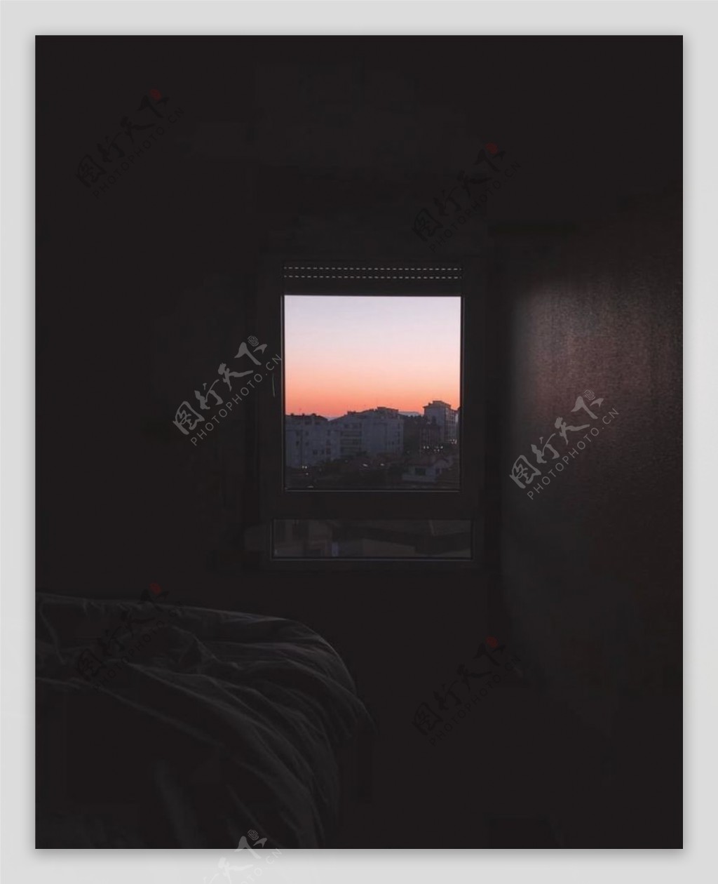 窗外的夕阳图片