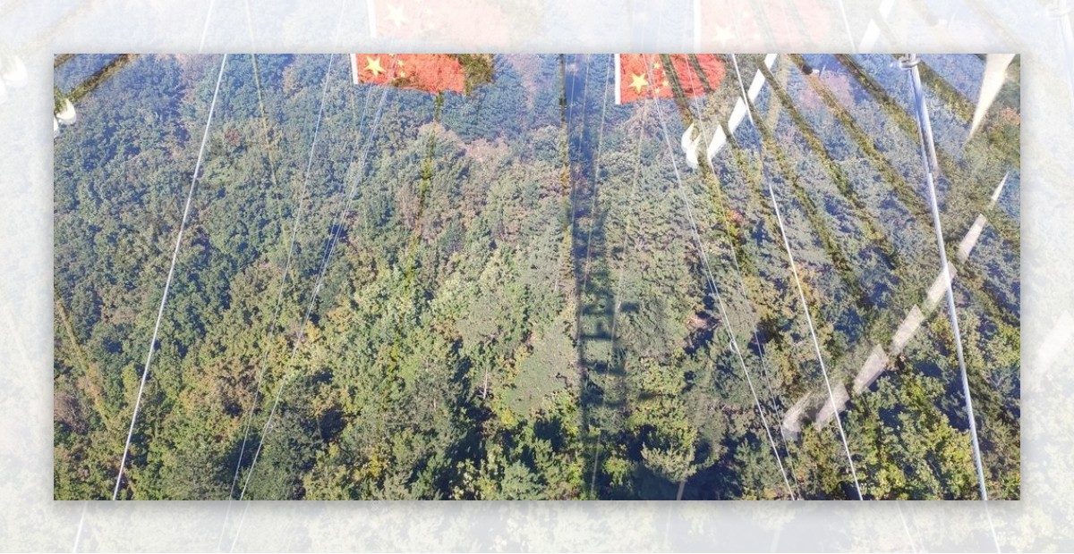 琵岩山玻璃栈道图片