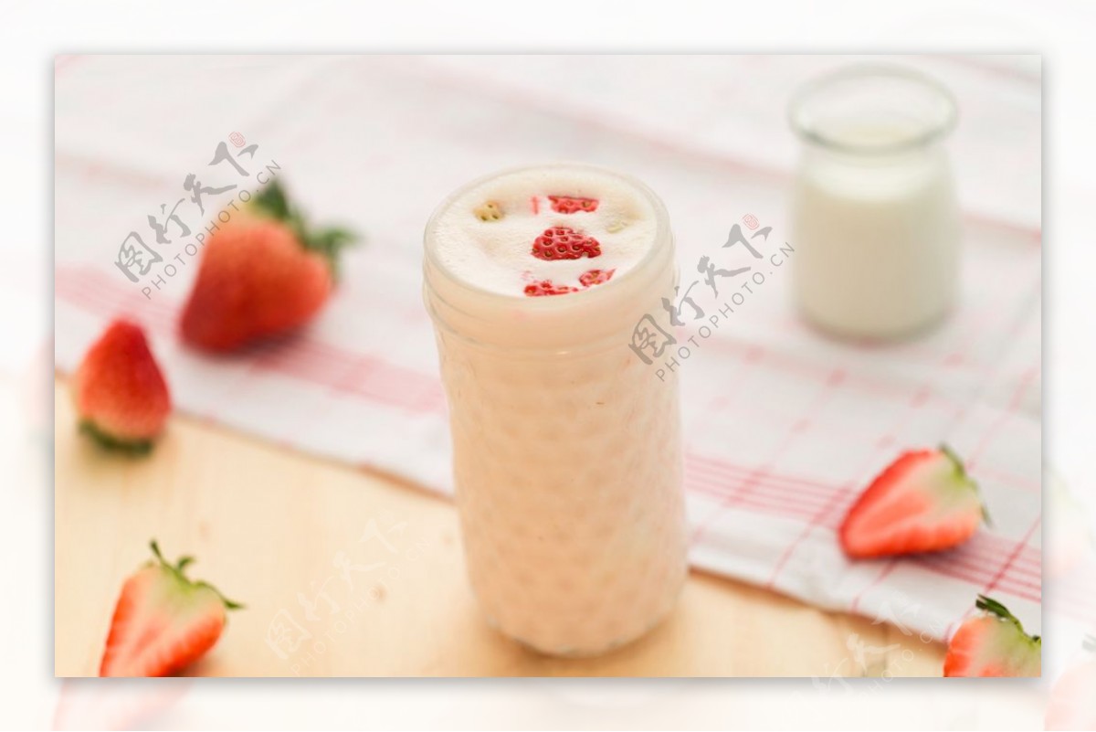 草莓奶昔图片 - 25H.NET壁纸库