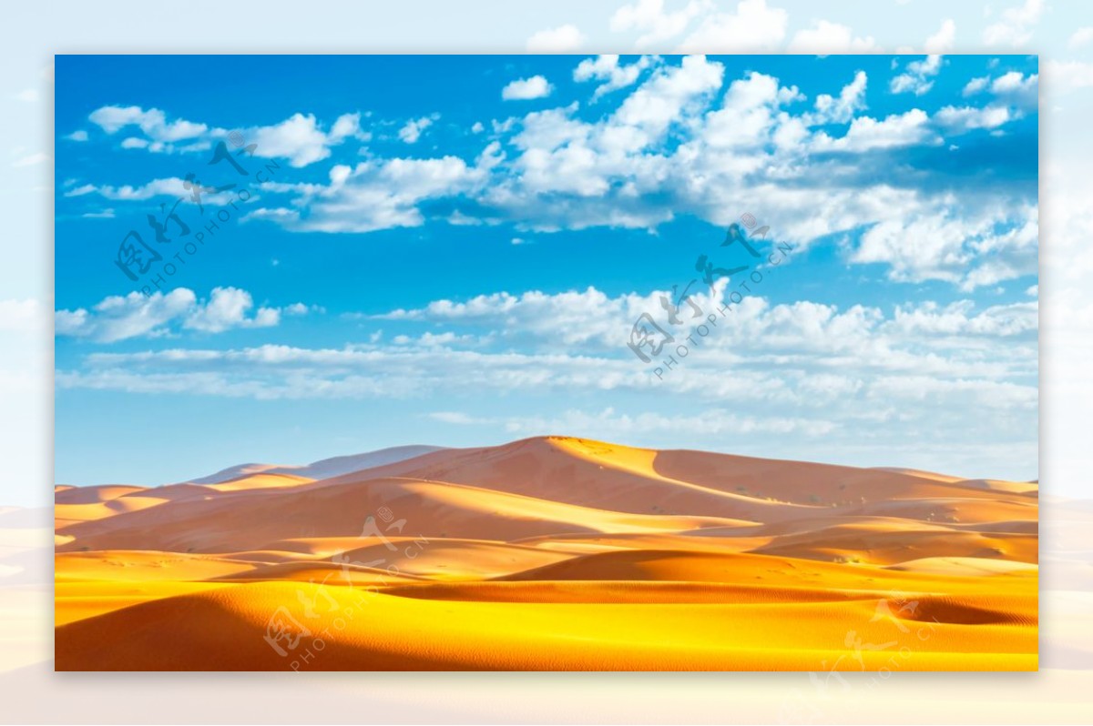 沙漠蓝天图片