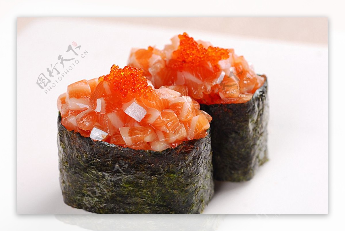 日韩料理三文鱼沙律图片
