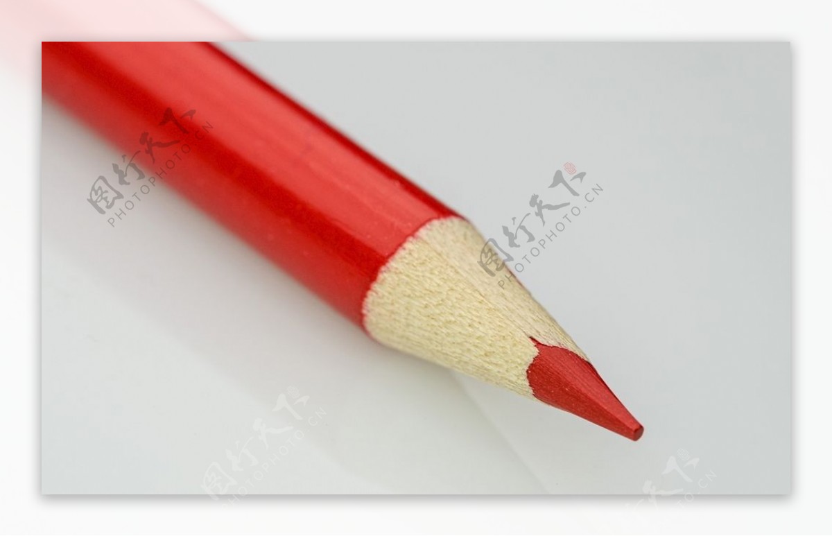 红色铅笔红色彩色铅笔画画图片